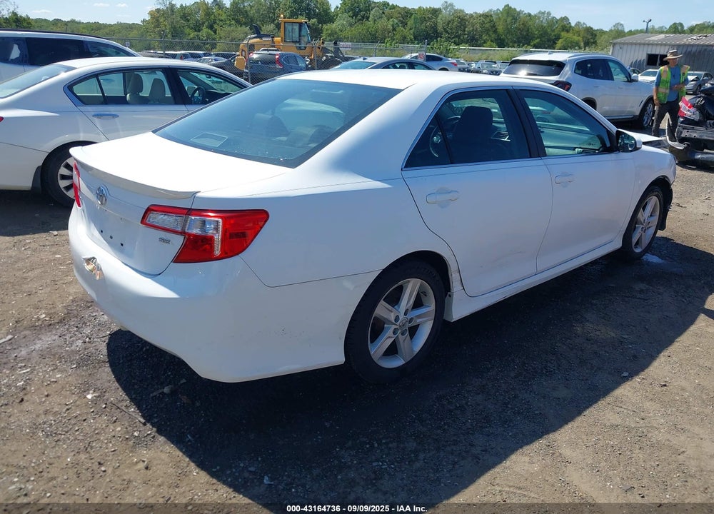 2013 TOYOTA CAMRY SE VIN: 4T1BF1FK7DU657538