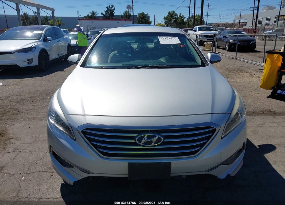 2015 HYUNDAI SONATA VIN: 5NPE24AF4FH135018
