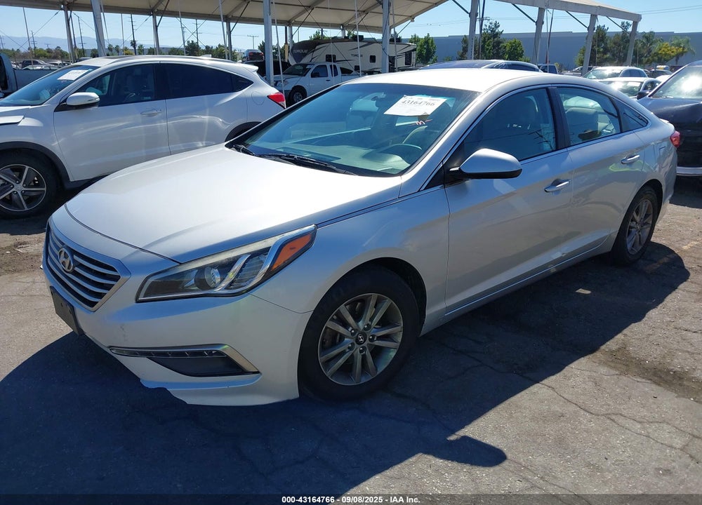 2015 HYUNDAI SONATA VIN: 5NPE24AF4FH135018