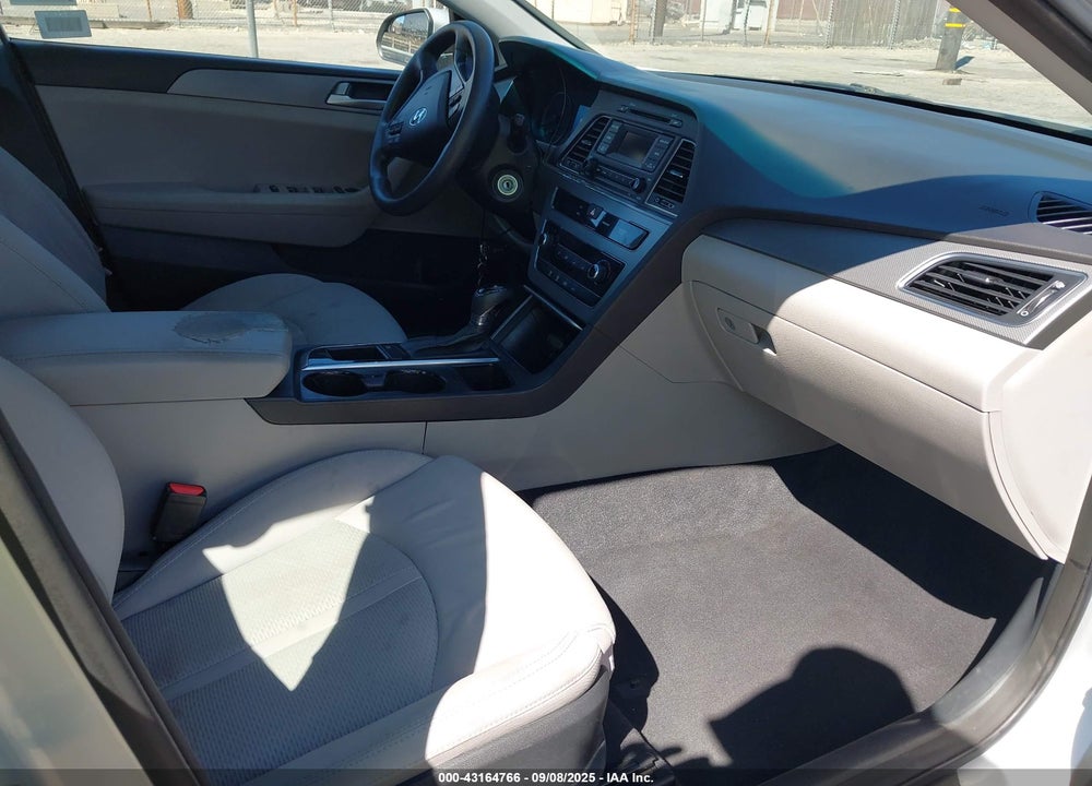 2015 HYUNDAI SONATA VIN: 5NPE24AF4FH135018