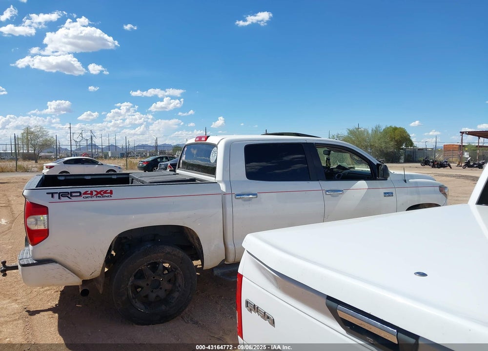 2017 TOYOTA TUNDRA SR5 5.7L V8 VIN: 5TFDW5F13HX594096