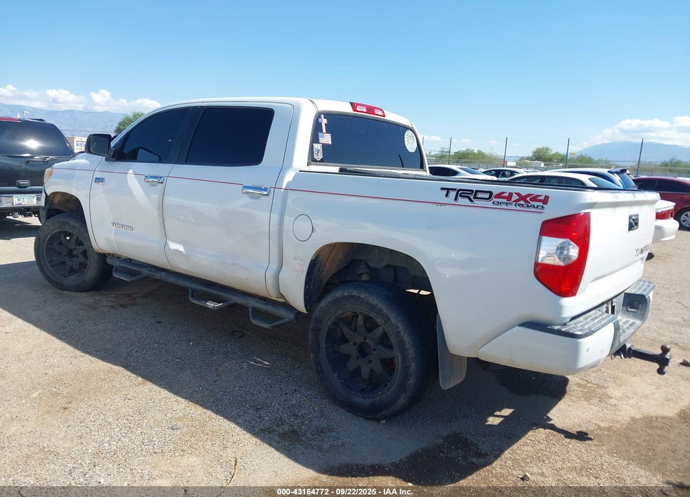 2017 TOYOTA TUNDRA SR5 5.7L V8 VIN: 5TFDW5F13HX594096