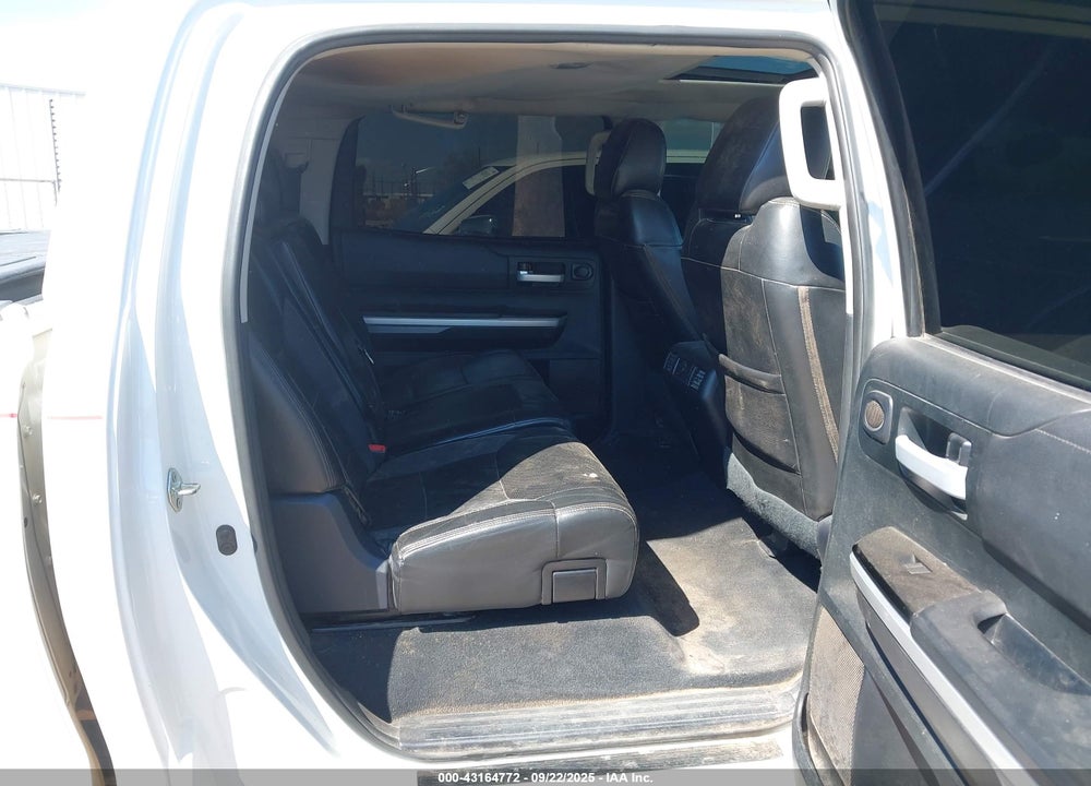 2017 TOYOTA TUNDRA SR5 5.7L V8 VIN: 5TFDW5F13HX594096