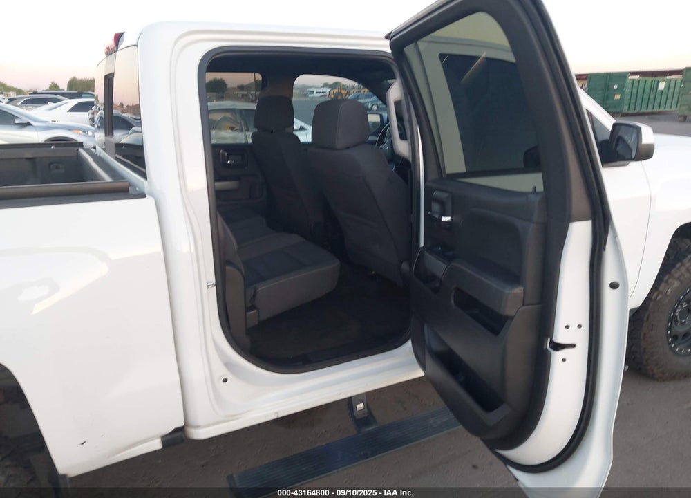 2018 CHEVROLET SILVERADO 1500 VIN: 3GCUKREC4JG263687