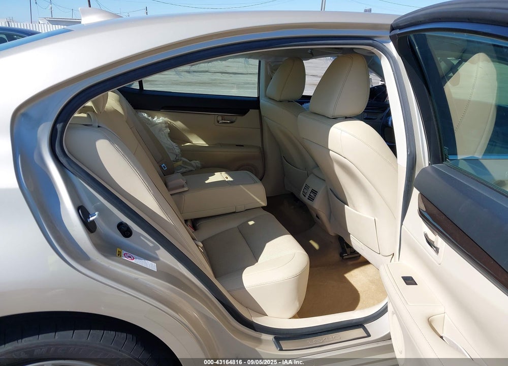 2015 LEXUS ES 350 VIN: JTHBK1GG0F2179888