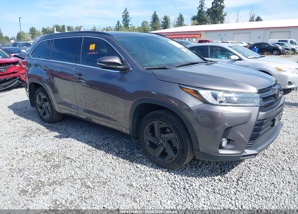 2018 TOYOTA HIGHLANDER SE VIN: 5TDJZRFH1JS499546