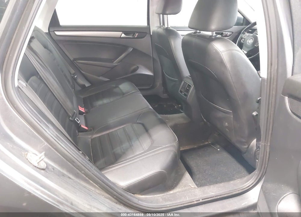 2015 VOLKSWAGEN PASSAT VIN: 1VWBT7A3XFC076153