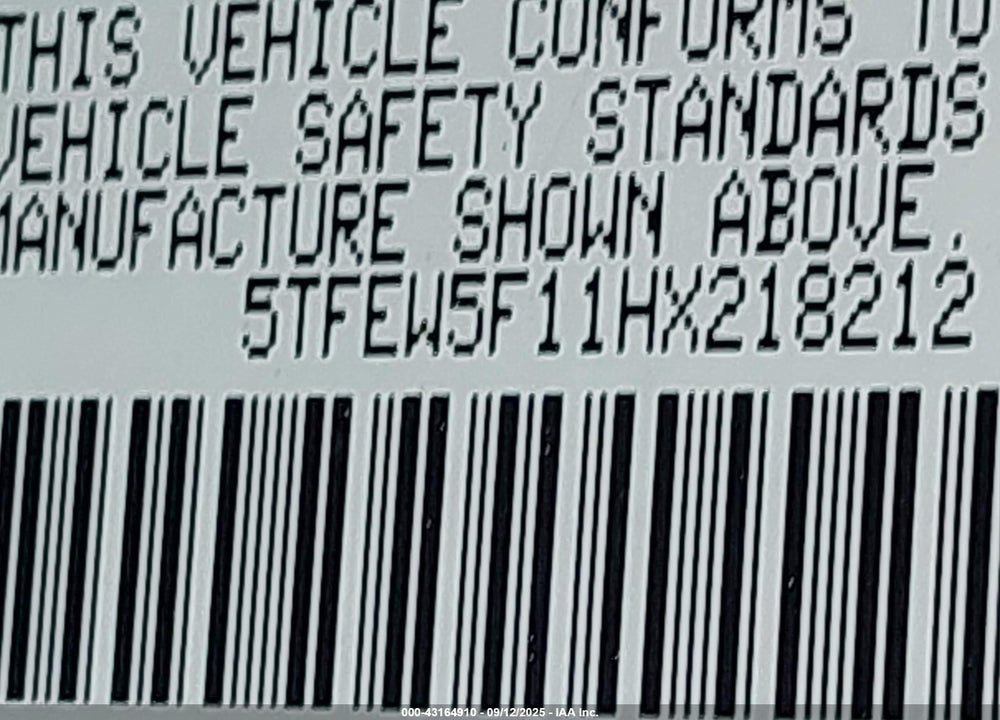 2017 TOYOTA TUNDRA VIN: 5TFEW5F11HX218212