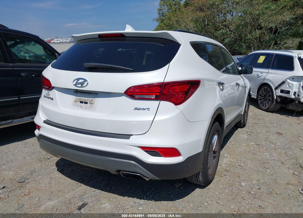 2017 HYUNDAI SANTA FE VIN: 5XYZU3LB1HG417885