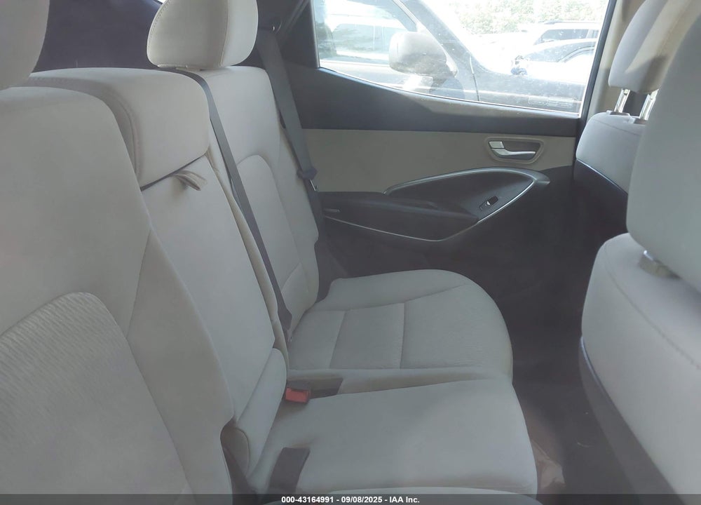 2017 HYUNDAI SANTA FE VIN: 5XYZU3LB1HG417885