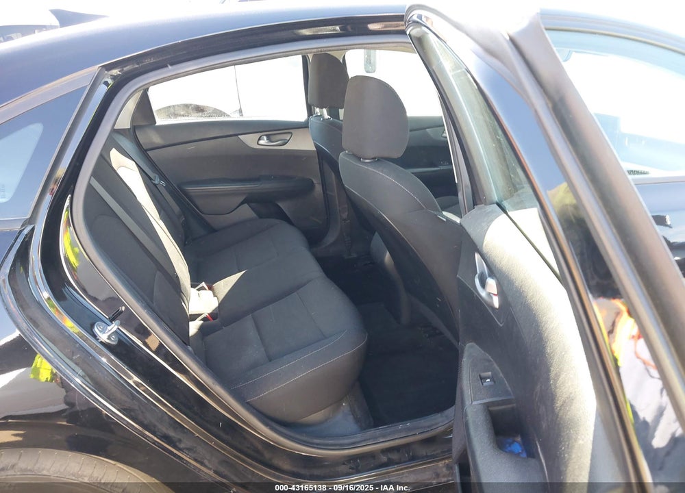 2019 KIA FORTE LXS VIN: 3KPF24AD9KE028600