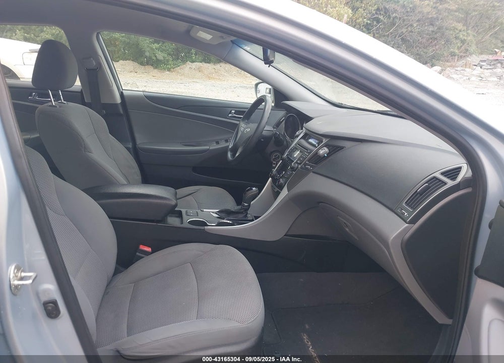 2013 HYUNDAI SONATA VIN: 5NPEB4AC3DH757936