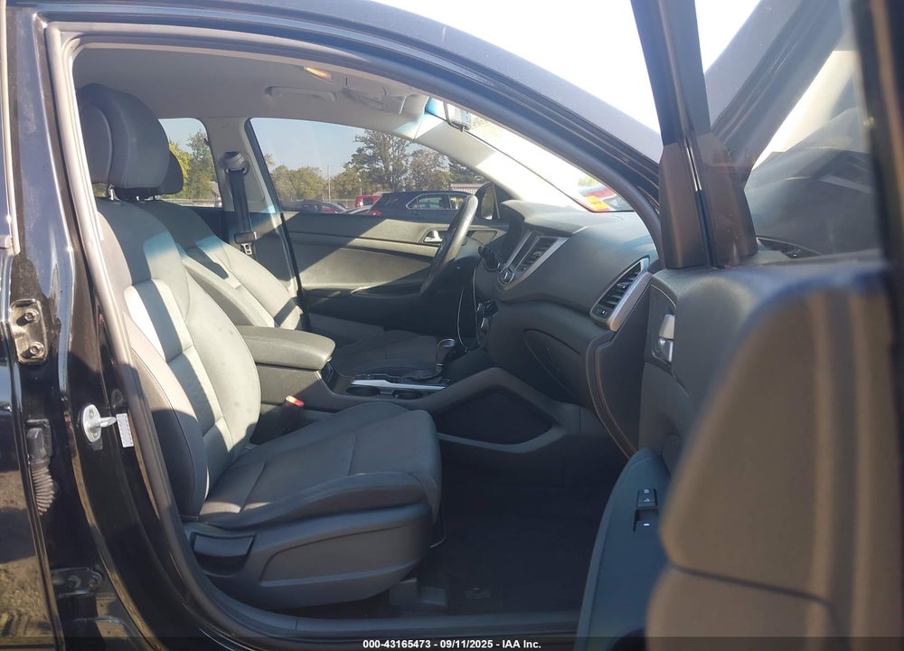 2018 HYUNDAI TUCSON SPORT VIN: KM8J3CAL5JU775499