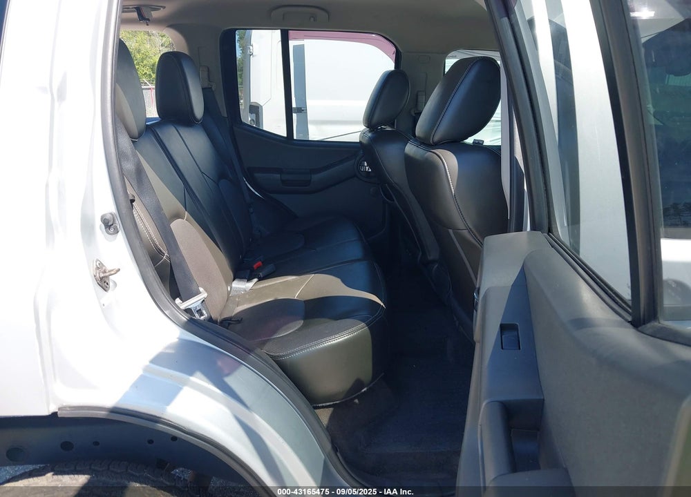 2015 NISSAN XTERRA PRO - 4X VIN: 5N1AN0NW6FN657637
