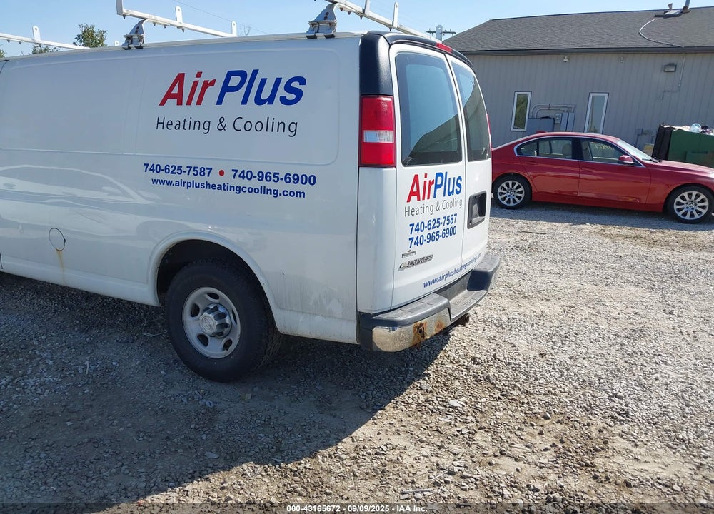 2017 CHEVROLET EXPRESS 2500 VIN: 1GCWGAFF5H1137853
