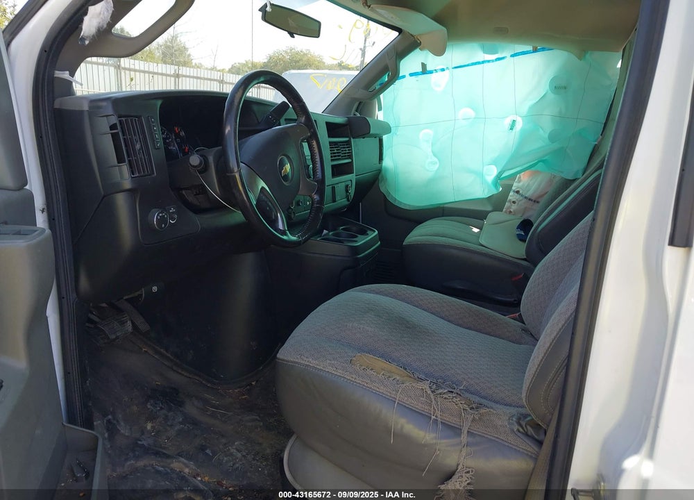 2017 CHEVROLET EXPRESS 2500 VIN: 1GCWGAFF5H1137853