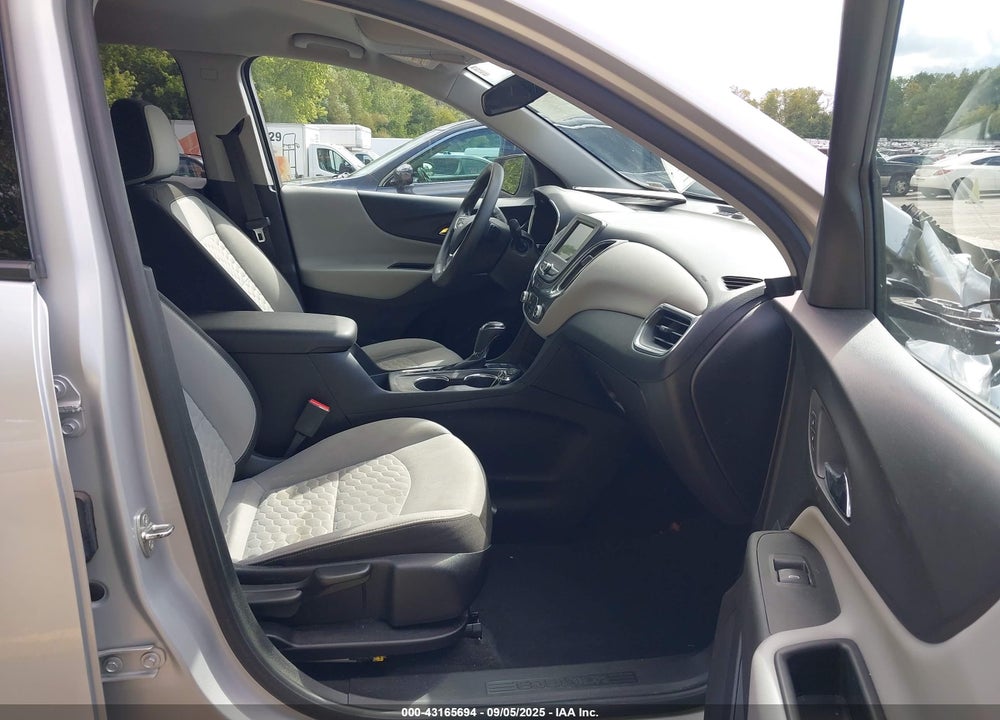 2019 CHEVROLET EQUINOX VIN: 2GNAXSEV3K6165820