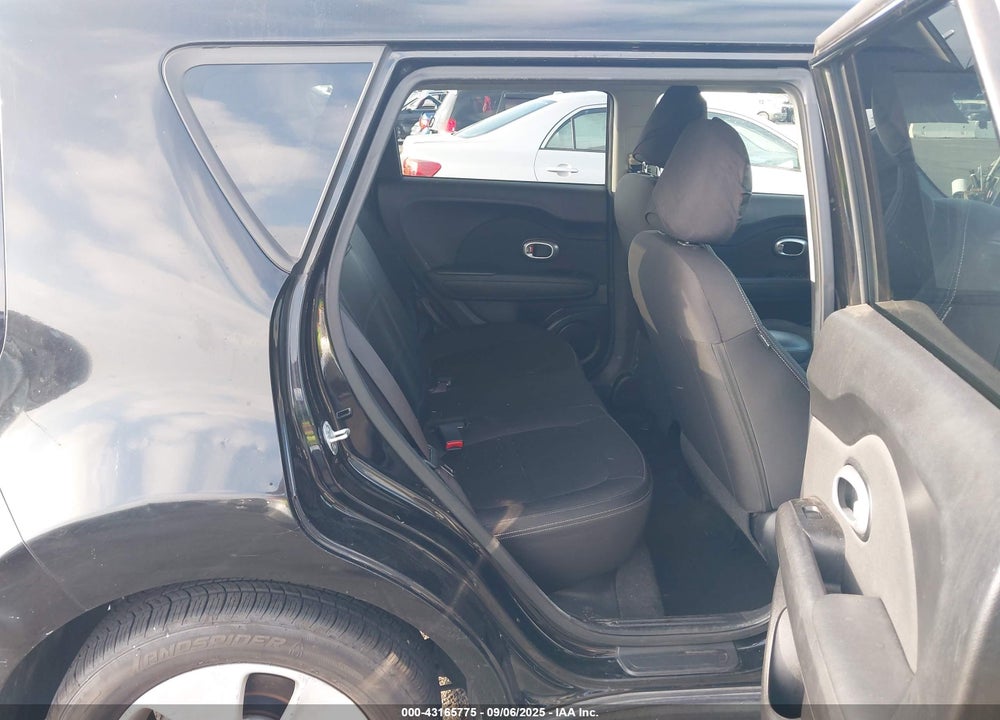 2015 KIA SOUL VIN: KNDJN2A21F7163600