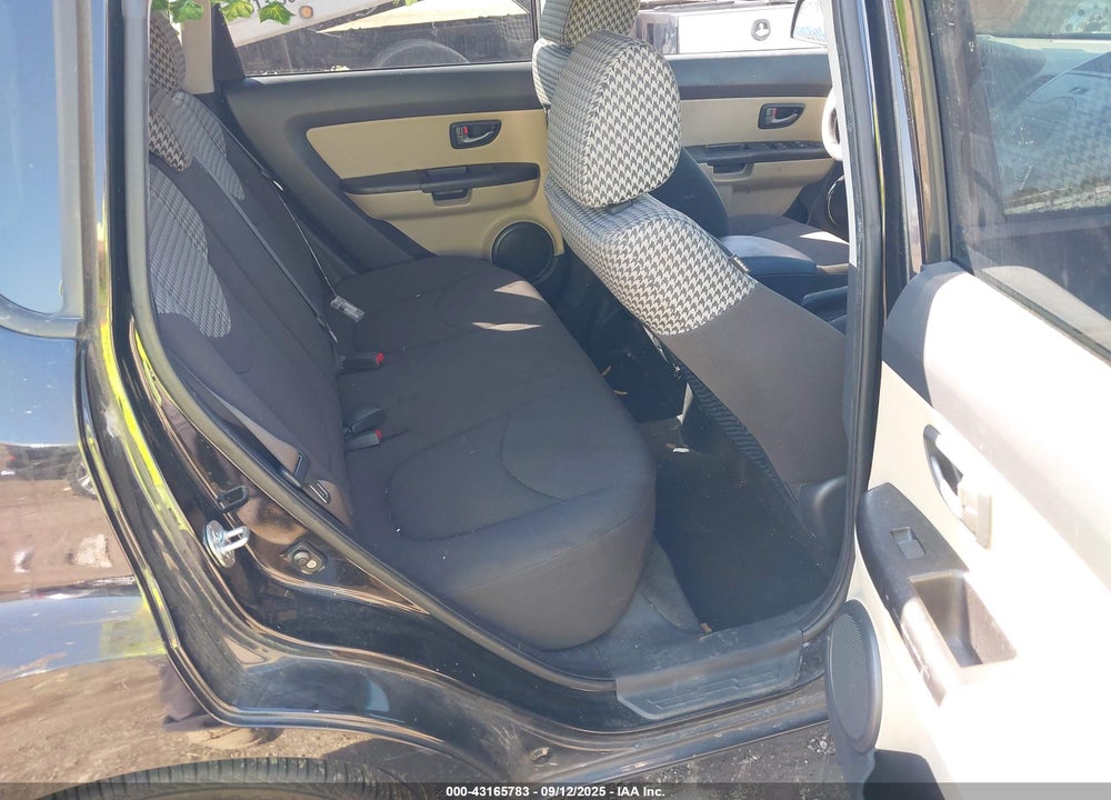 2011 KIA SOUL VIN: KNDJT2A25B7710867