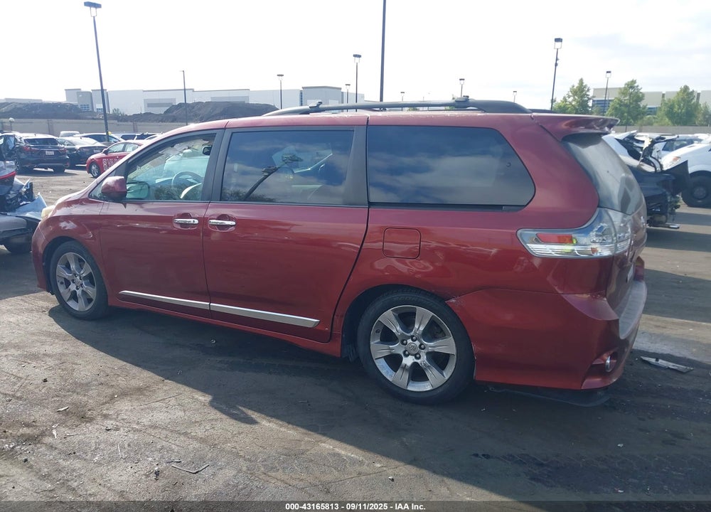 2013 TOYOTA SIENNA SE 8 PASSENGER VIN: 5TDXK3DC7DS287032