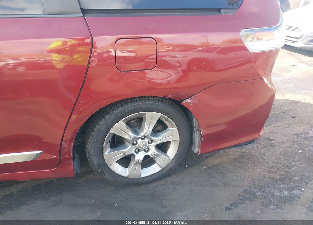 2013 TOYOTA SIENNA SE 8 PASSENGER VIN: 5TDXK3DC7DS287032