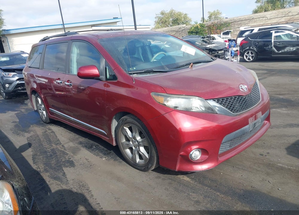 2013 TOYOTA SIENNA SE 8 PASSENGER VIN: 5TDXK3DC7DS287032