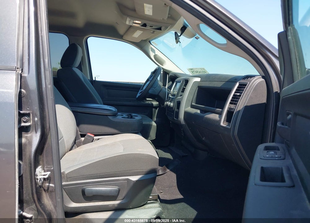 2021 RAM 1500 VIN: 3C6RR7KT5MG592260