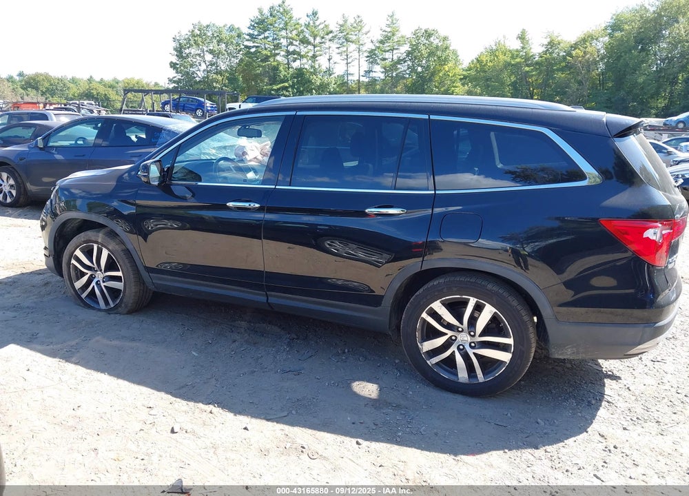 2017 HONDA PILOT VIN: 5FNYF6H92HB043663