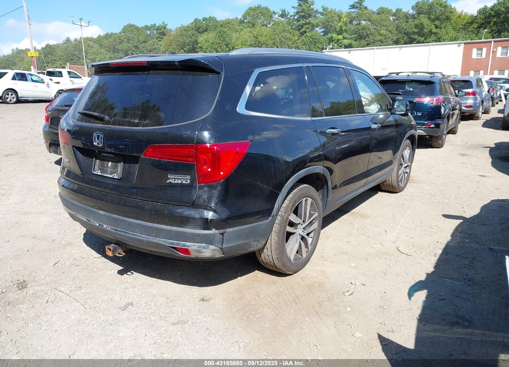 2017 HONDA PILOT VIN: 5FNYF6H92HB043663
