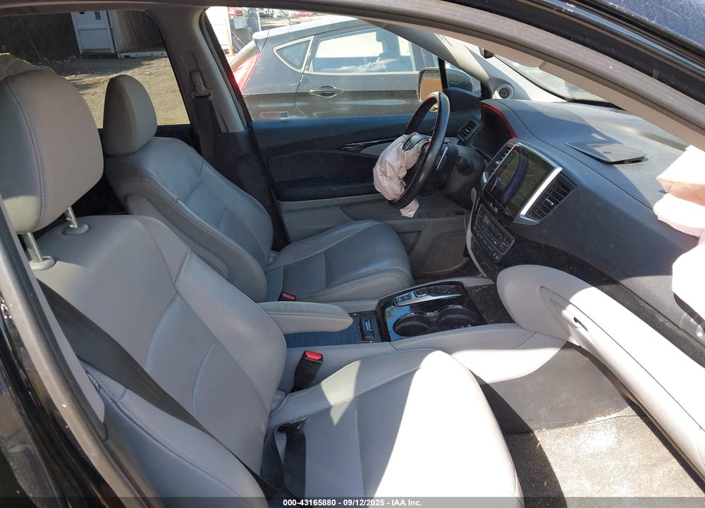 2017 HONDA PILOT VIN: 5FNYF6H92HB043663
