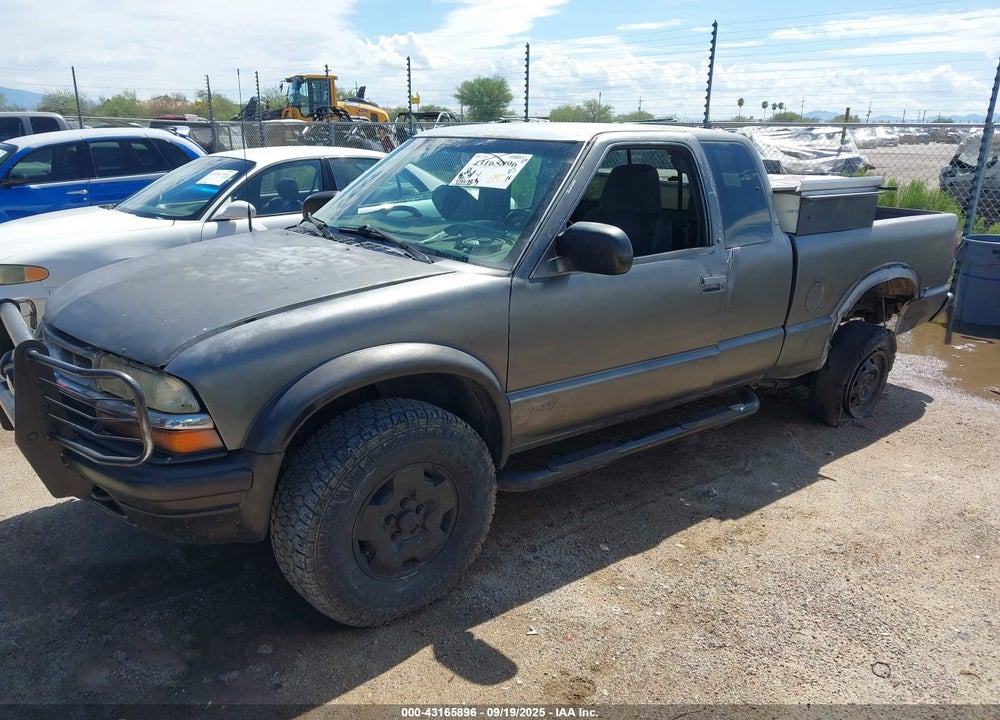 2001 CHEVROLET S-10 LS VIN: 1GCCT19W918206003
