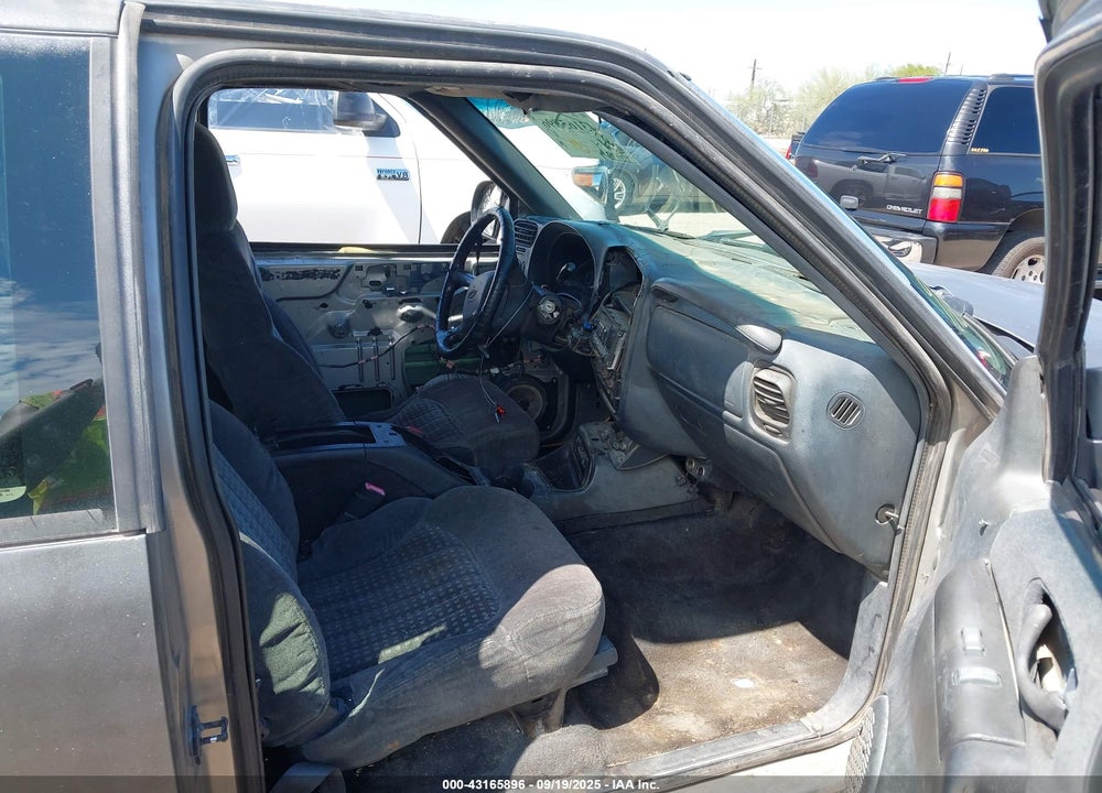 2001 CHEVROLET S-10 LS VIN: 1GCCT19W918206003