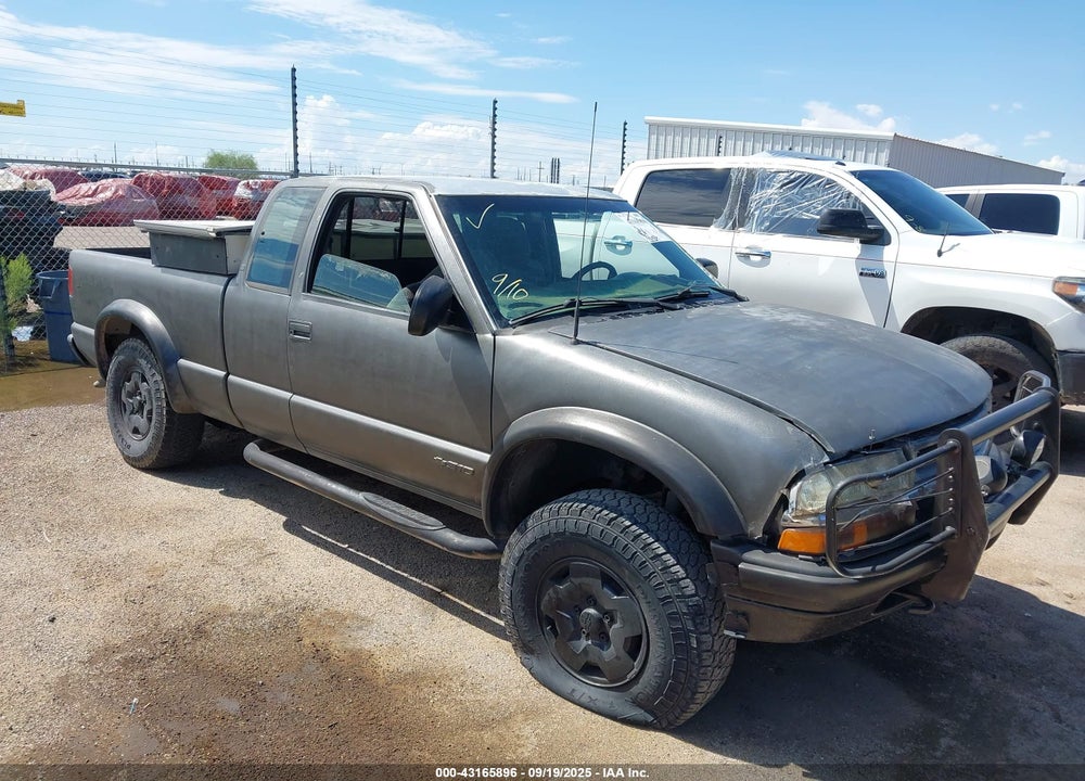 2001 CHEVROLET S-10 LS VIN: 1GCCT19W918206003