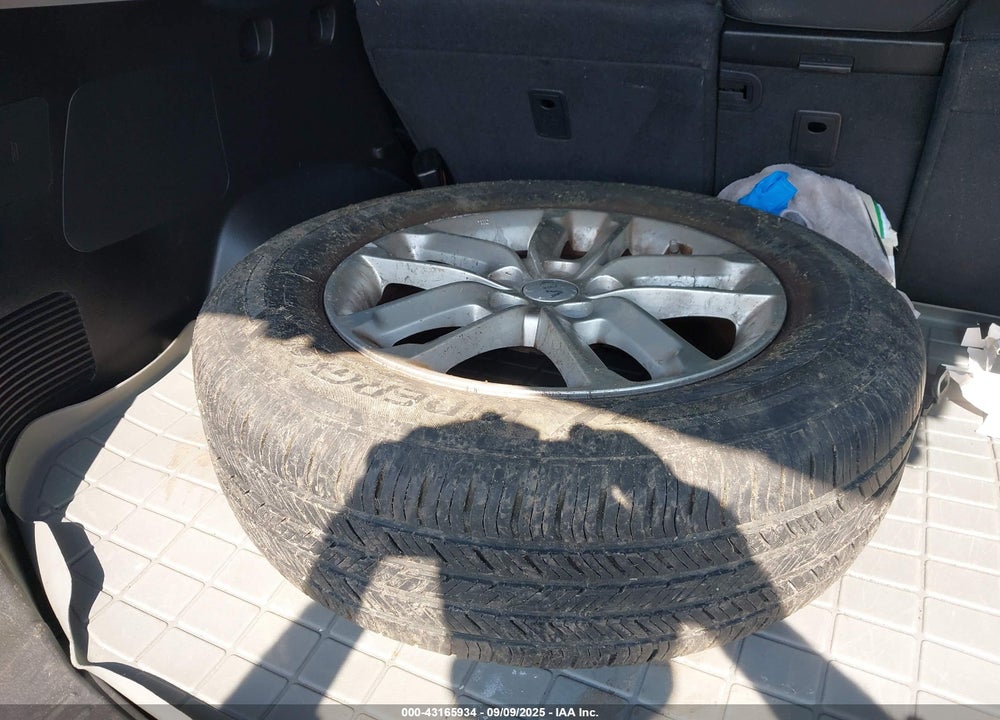 2014 KIA SORENTO VIN: 5XYKTCA68EG529623