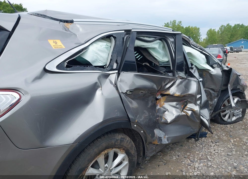 2018 KIA SORENTO VIN: 5XYPGDA52JG341004