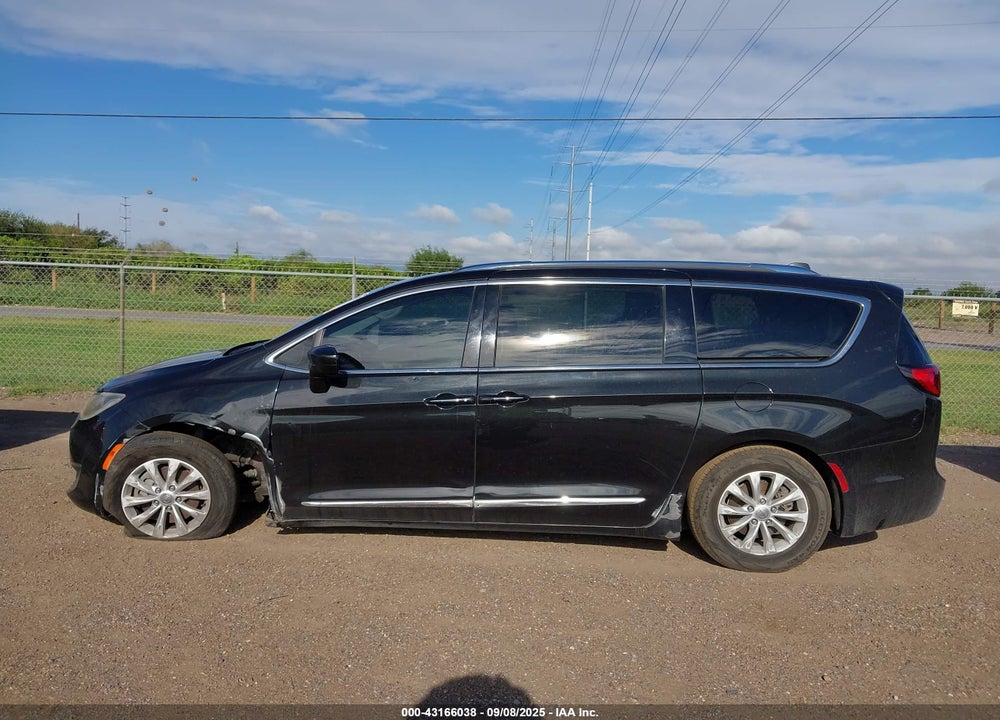 2018 CHRYSLER PACIFICA TOURING L VIN: 2C4RC1BGXJR119129
