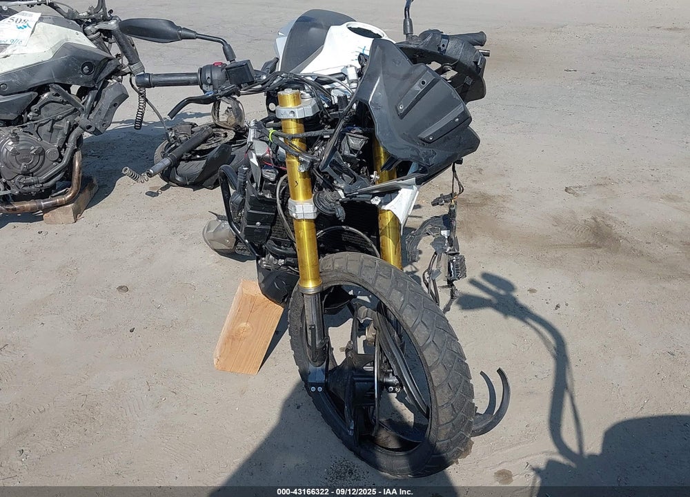 2022 BMW G310 GS VIN: WB30G330XNRA33056