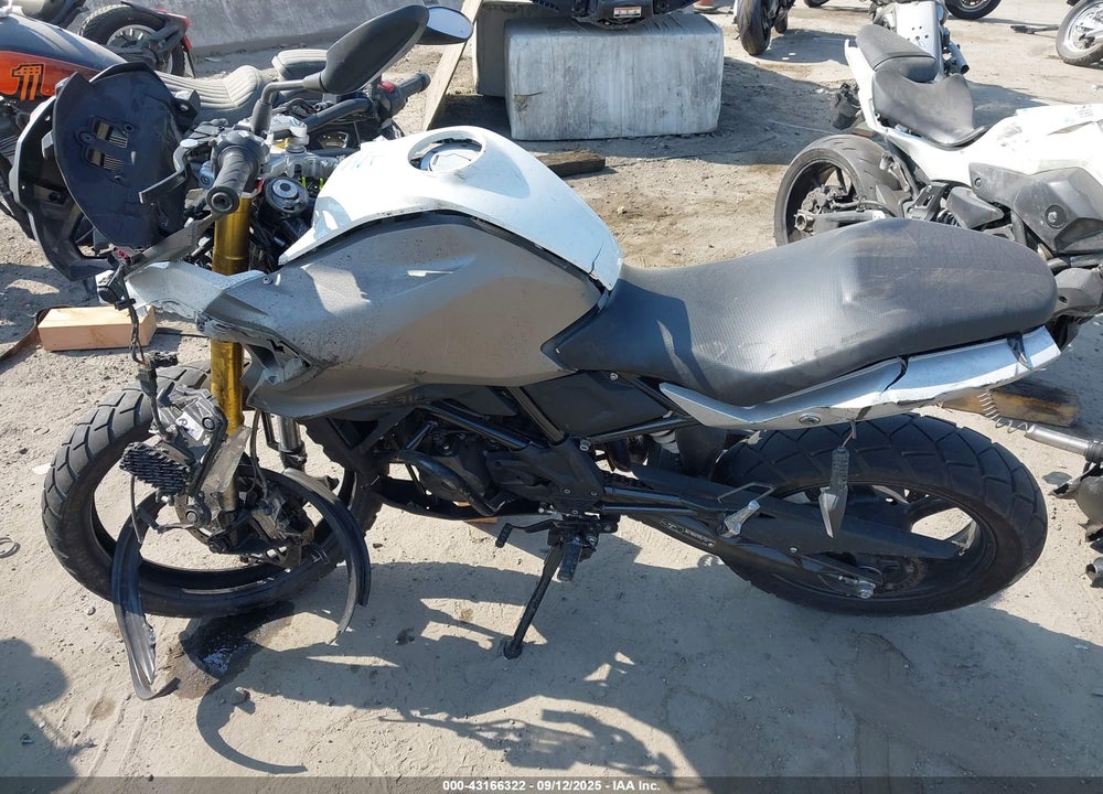 2022 BMW G310 GS VIN: WB30G330XNRA33056
