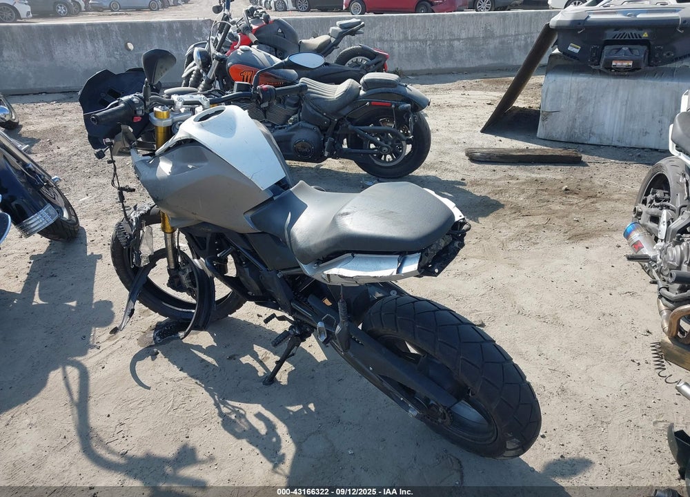 2022 BMW G310 GS VIN: WB30G330XNRA33056