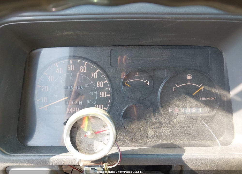 1997 ISUZU NPR VIN: JALC4B1K3V7011892