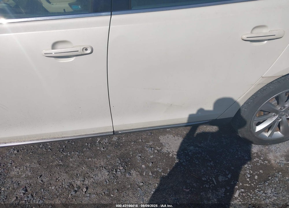 2009 LINCOLN MKS VIN: 1LNHM93R49G616824