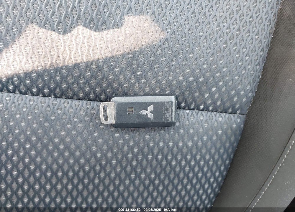 2016 MITSUBISHI OUTLANDER VIN: JA4AD3A33GZ014591