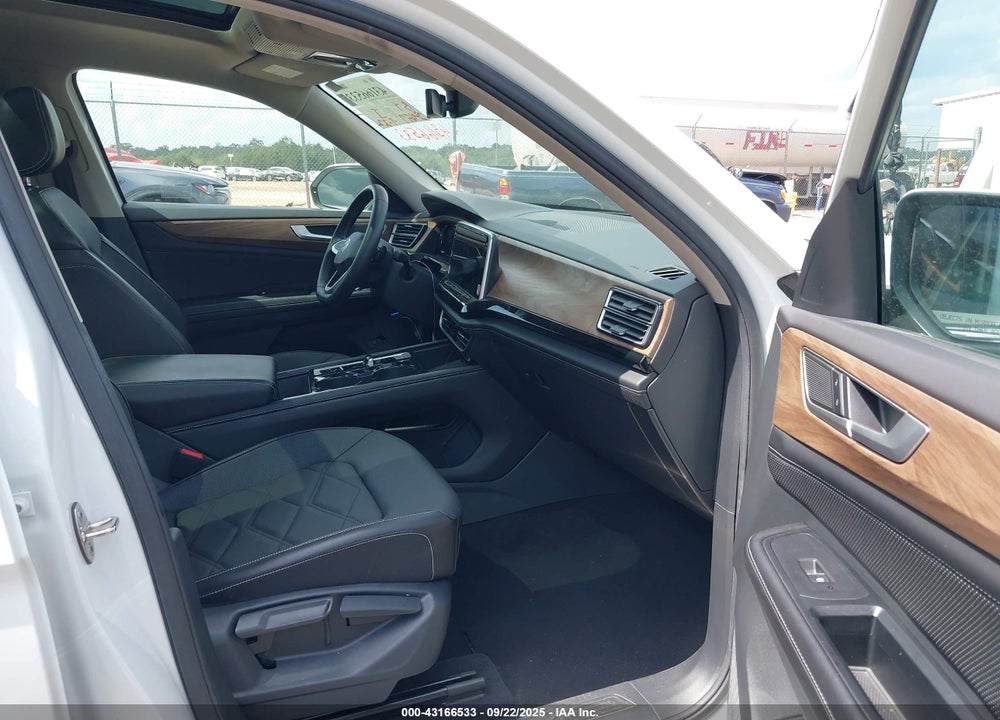 2024 VOLKSWAGEN ATLAS VIN: 1V2JR2CA7RC564166