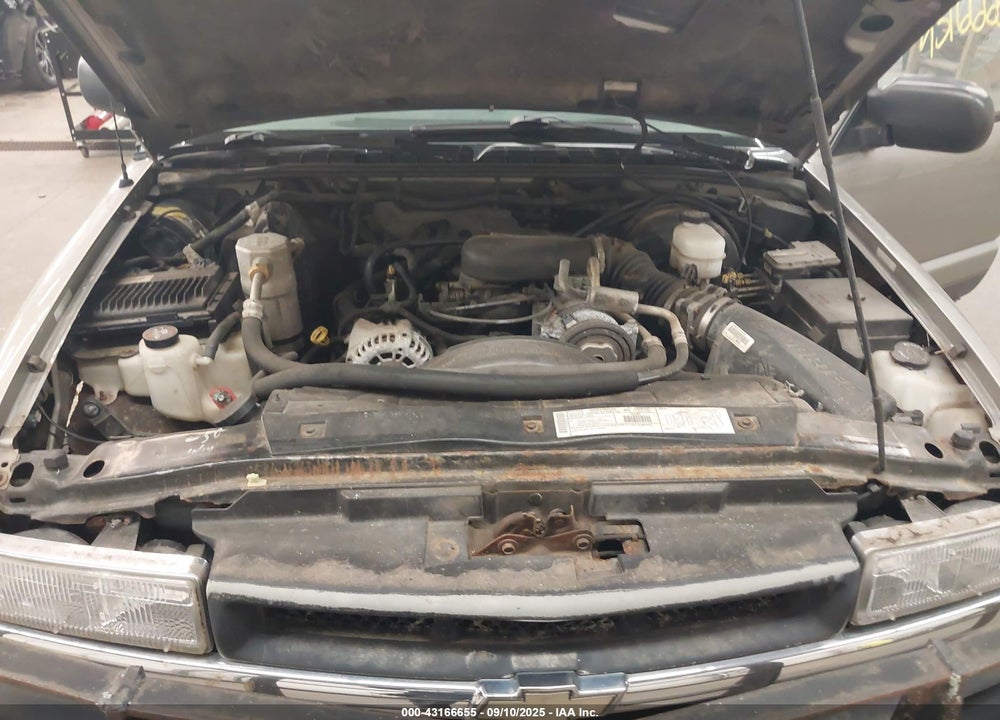 2000 CHEVROLET S-10 LS VIN: 1GCCT19W2Y8204894