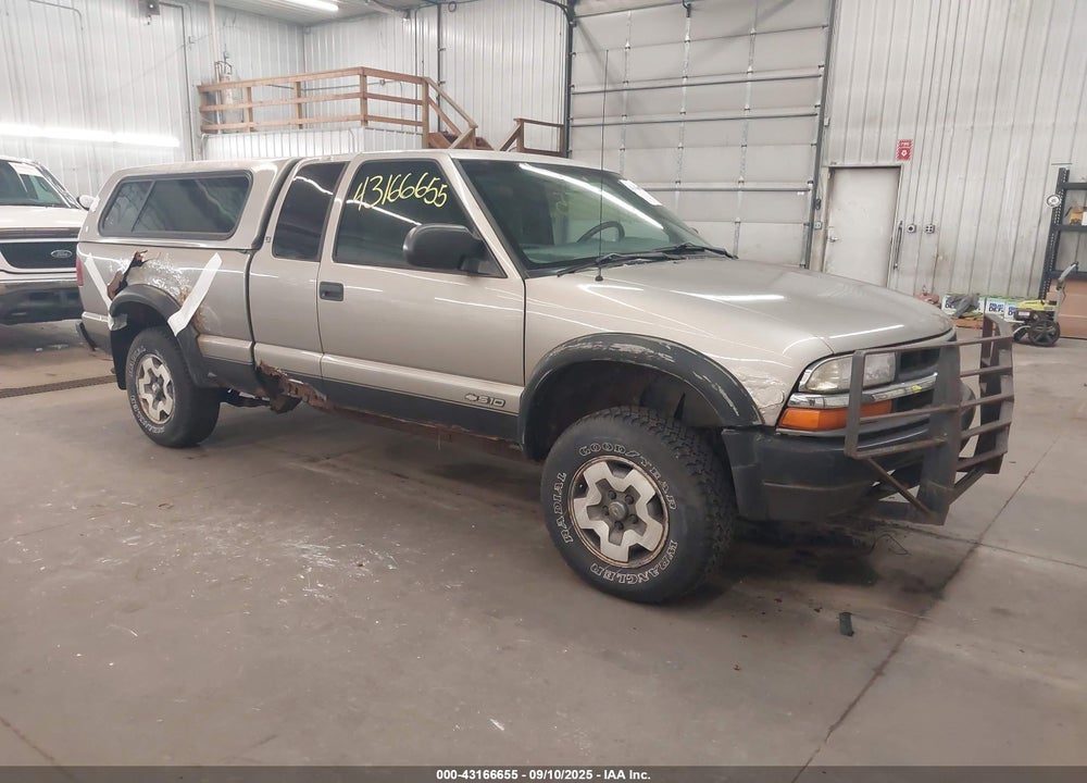 2000 CHEVROLET S-10 LS VIN: 1GCCT19W2Y8204894
