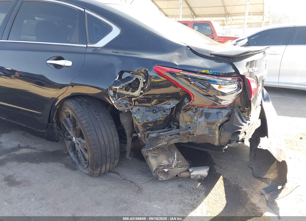 2017 NISSAN ALTIMA VIN: 1N4AL3AP8HC186055