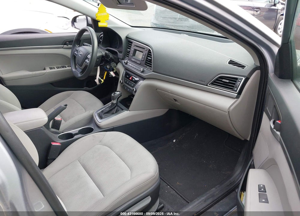 2017 HYUNDAI ELANTRA VIN: 5NPD74LF3HH208263