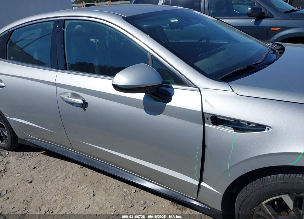 2024 HYUNDAI SONATA VIN: KMHL64JA3RA383820
