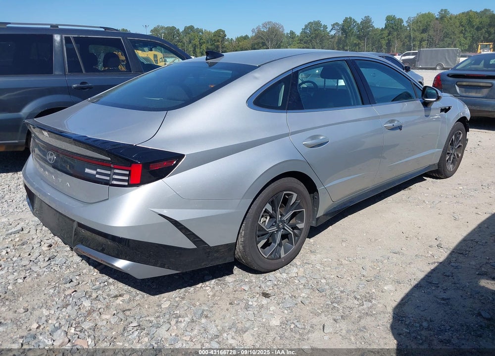 2024 HYUNDAI SONATA VIN: KMHL64JA3RA383820