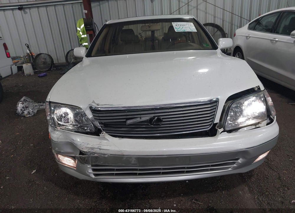 2000 LEXUS LS 400 VIN: JT8BH28F5Y0181581
